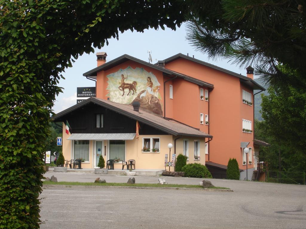 Hotel Ristorante Sagittario Feltre Exterior foto