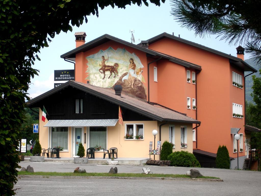 Hotel Ristorante Sagittario Feltre Exterior foto